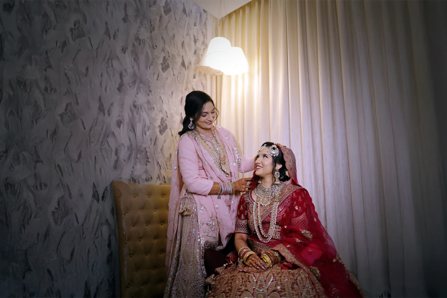 candid wedding photographers